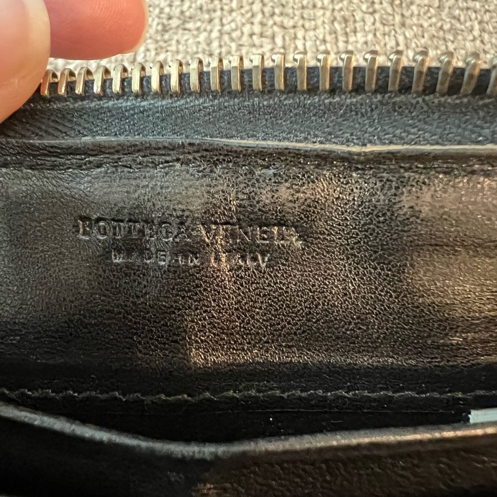 Bottega Veneta Leather Wallet - Picture 6 of 15